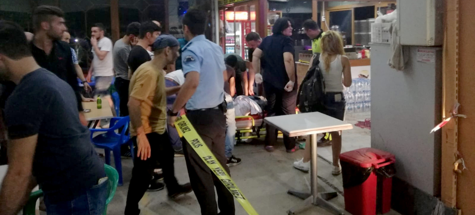 Büfeye silahlı saldırı: 1 ölü, 6 yaralı!