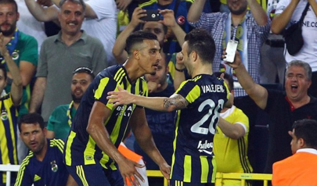 Fenerbahçe'den ayrılacak bir isim daha belli oldu!