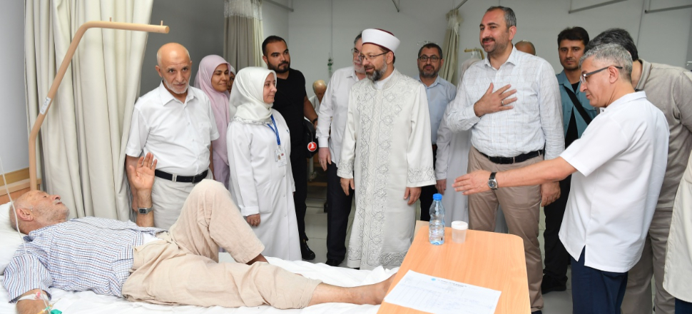 Gül ve Erbaş'tan hasta hacılara ziyaret!