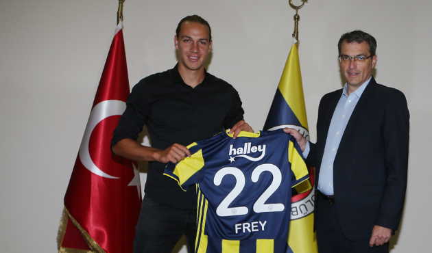 Frey, Fenerbahçe'ye imzayı attı