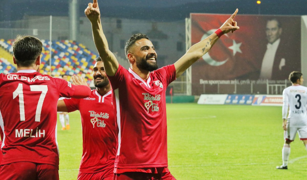 Galatasaray sol bek arayışında mutlu sona ulaştı!