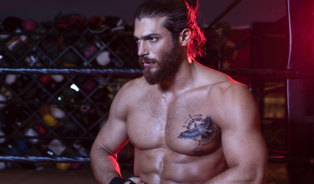 Can Yaman'a teklifler yağıyor!