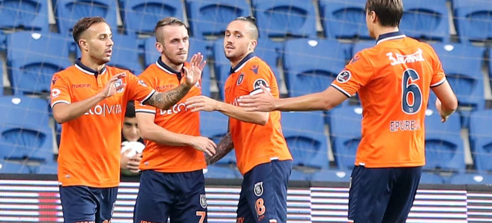 Başakşehir 3 golle 3 puanı aldı!