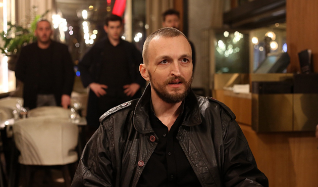 Çukur'un Elvis'i, güzel oyuncu ile dünyaevine girdi!