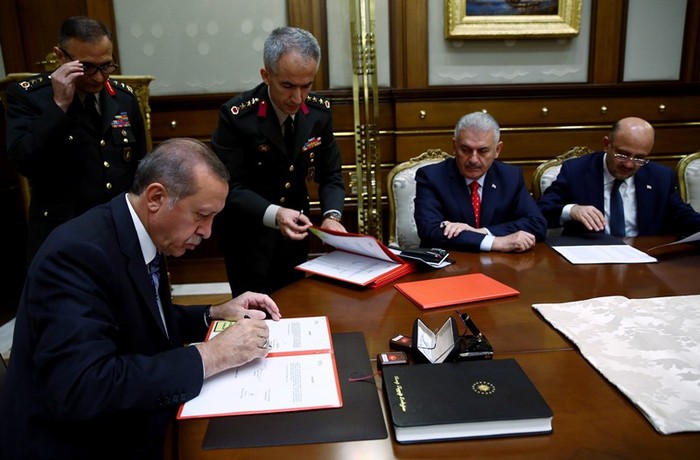 Son dakika! Cumhurbaşkanı imzayı attı, YAŞ kararları açıklandı! İşte komuta kademesinde son durum!