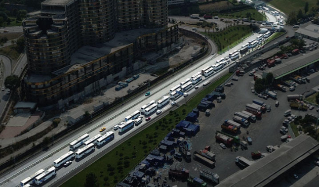 İstanbul'da otogarlar doldu taştı!