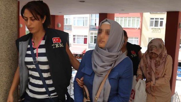 Fethullah Gülen’in akrabası abla evleri boşaltırken yakalandı!