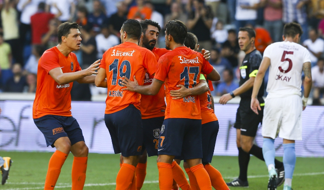 Başakşehir'de ayrılığa izin çıktı!