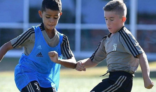 Ronaldo'nun oğlu Juventus antrenmanında!