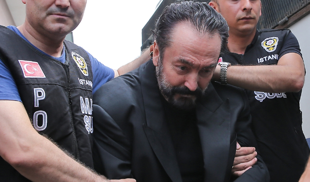 Adnan Oktar'ın evinde bulunan Tevrat'ın sırrı...