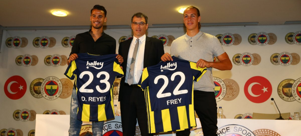 Fenerbahçe'den yeni transferlere imza töreni!