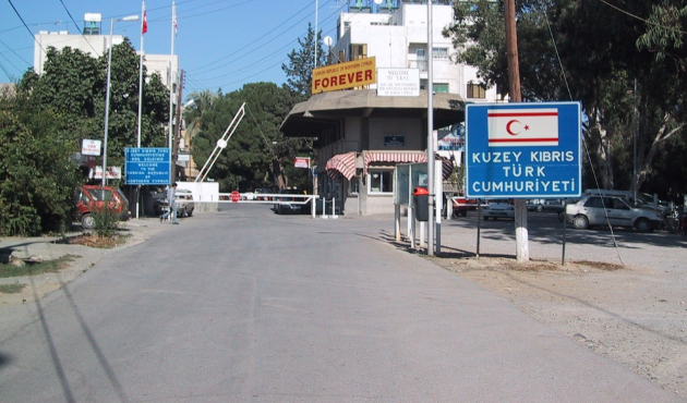 KKTC'deki askeri birlikleri kaydederken yakalandı!