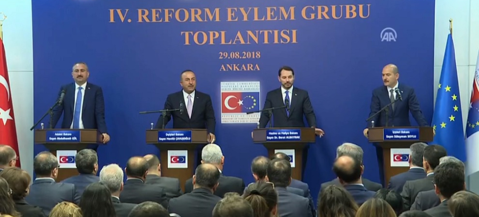 Dört bakandan kritik açıklamalar!