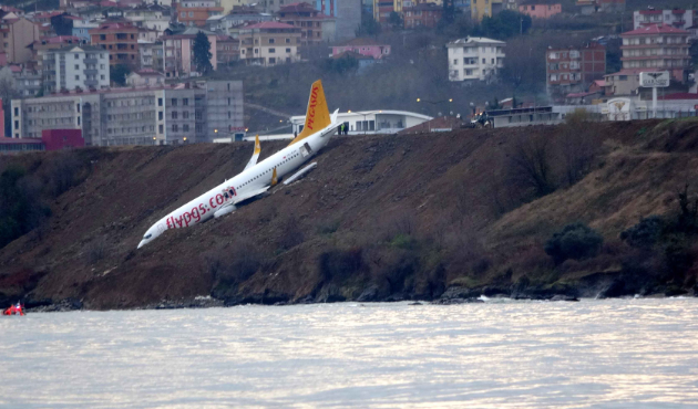 Trabzon'da pistten çıkan uçak, millet kıraathanesi oluyor