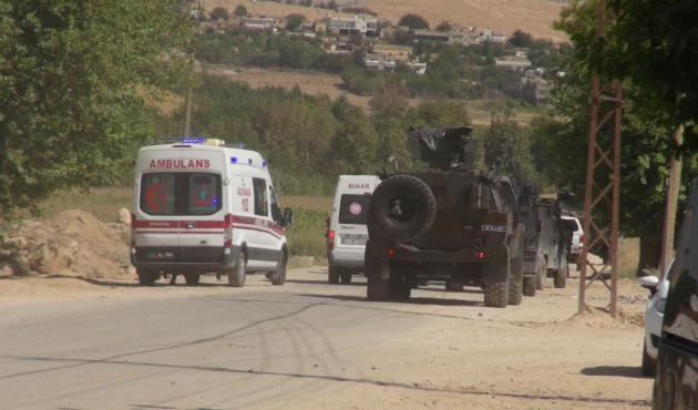 Mardin'de askeri aracın geçişi sırasında patlama