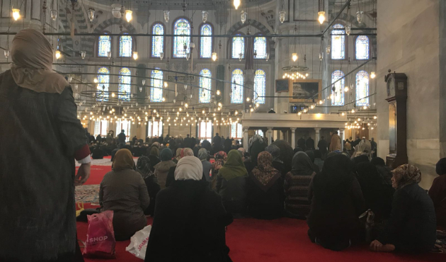 Ayşe Arman "kadınlara özel" cami istedi!