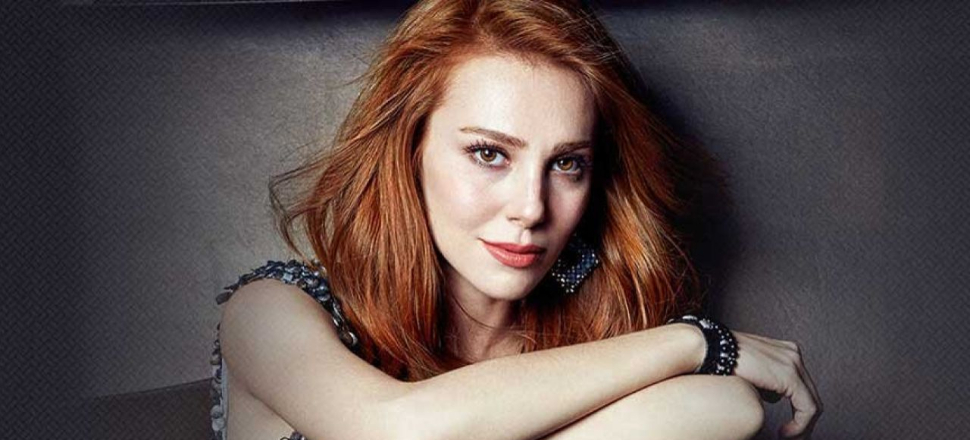 Elçin Sangu hayranlarını büyüledi!