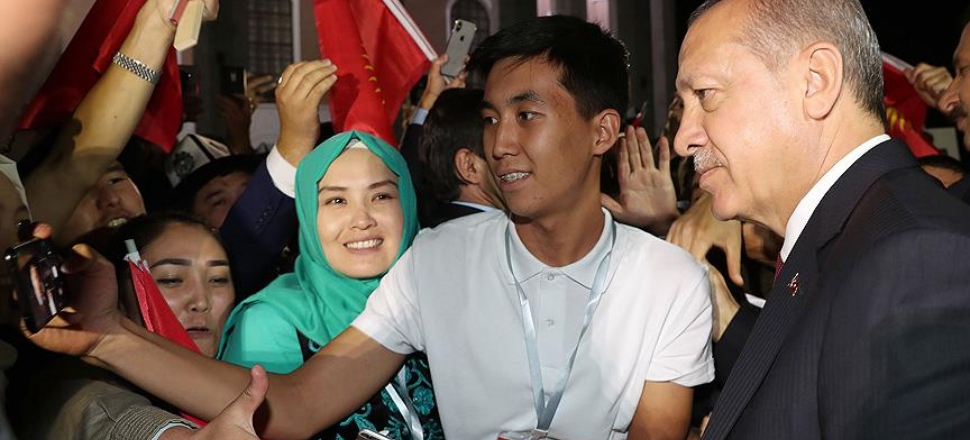 Kırgızistan "Dik duran Erdoğan" sloganı ile inledi!
