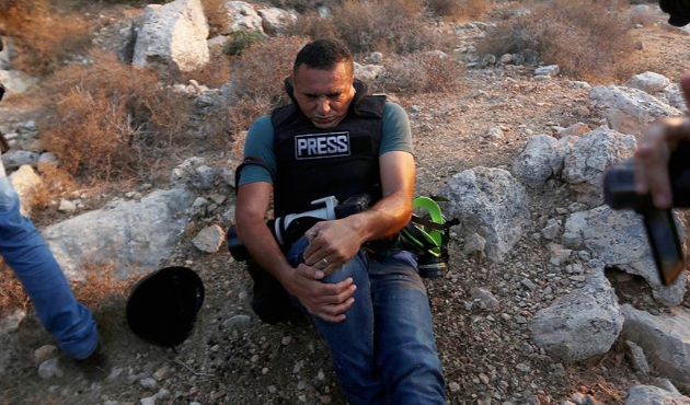 İsrail askerleri gazetecileri hedef aldı...