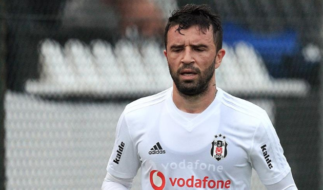 Gökhan Gönül Milli kadrodan çıkartıldı...