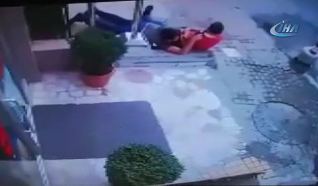 Polisle astsubayın silahlı kavgası kamerada!
