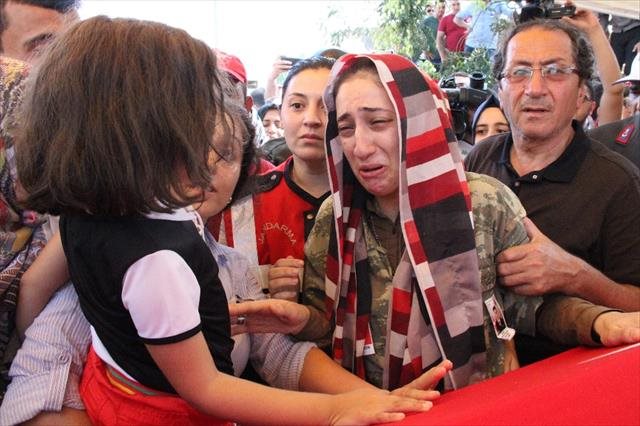 Konya şehidini uğurladı: Eşten ağlatan veda