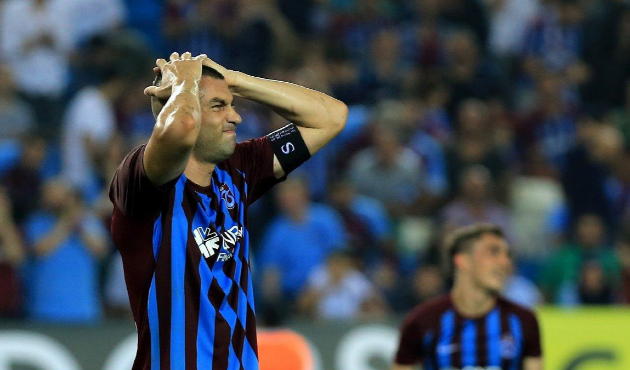 Burak Yılmaz kadro dışı kalabilir!