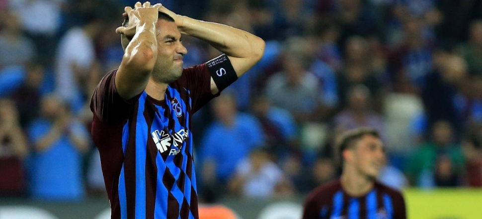 Burak Yılmaz kadro dışı kalabilir!