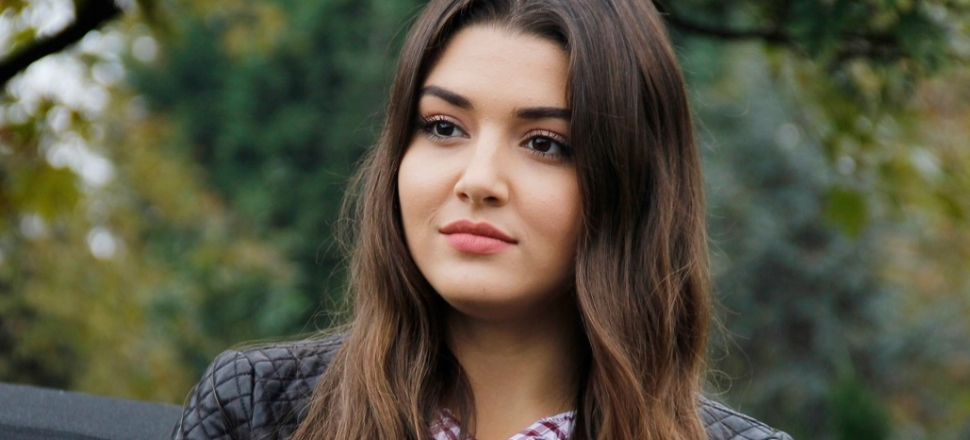 Makyajsız hali 'sade poğaça'ya benzetildi!