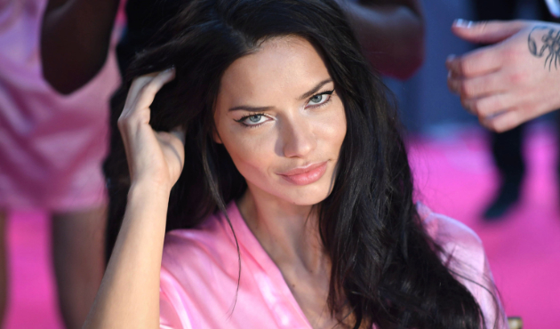 Adriana Lima'dan cesur 'İyi geceler' paylaşımı!