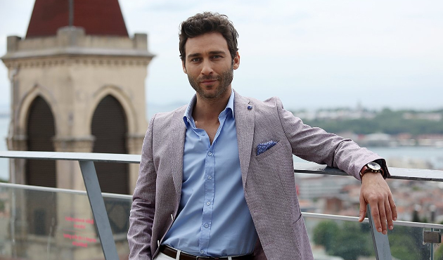 Seçkin Özdemir yıllar önce DJ'lik yapıyormuş!