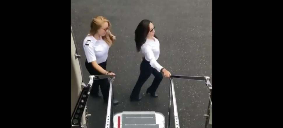 Kadın pilotların uçakla 'Kiki Challenge' dansı!