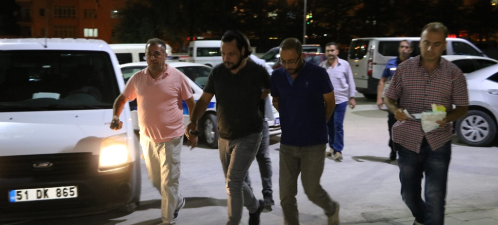 Eski savcının cesediyle 2 saat dolaştı...