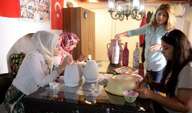 Suriyeliler kurslarla meslek sahibi oldu!