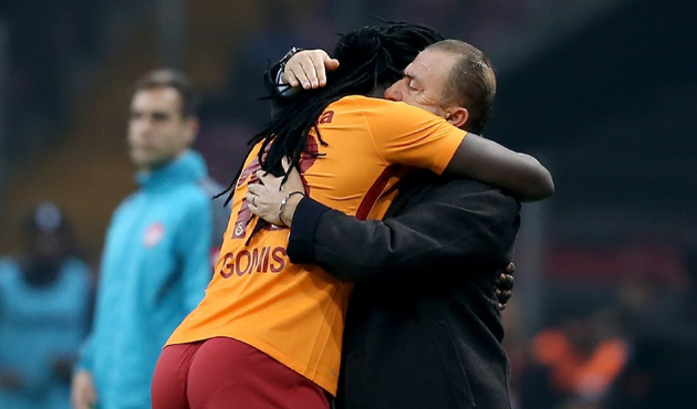 Gomis'ten Fatih Terim'e doğum günü mesajı!