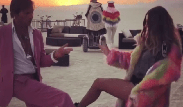 Şeyma Subaşı Burning Man'de kendinden geçti!