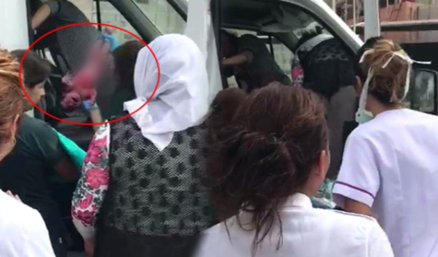 Hamile kadın hastane önünde doğurdu!