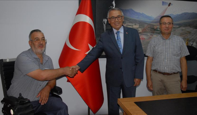 Ekonomiye katkı için evini hazineye bağışladı!