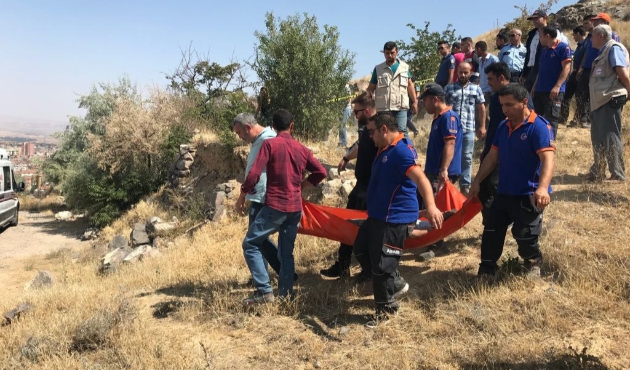Alarma geçen polis bakın nerede buldu...