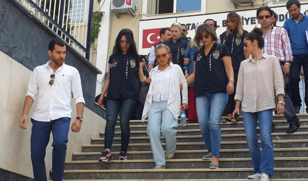 Nazlı Ilıcak'a casusluktan müebbet hapis cezası!