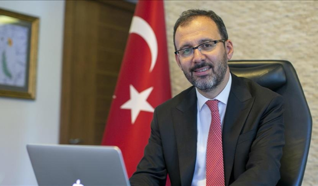 Bakan Kasapoğlu'ndan VakıfBank ve Eczacıbaşı VitrA'ya tebrik!