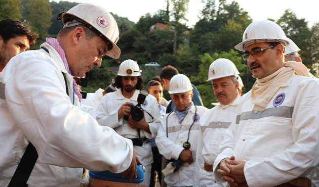 Bakan Dönmez, Zonguldak'ta madene indi!