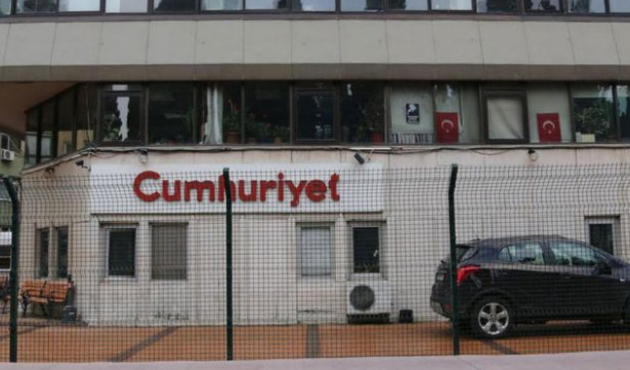 Cumhuriyet'te deprem! Peş peşe istifalar...