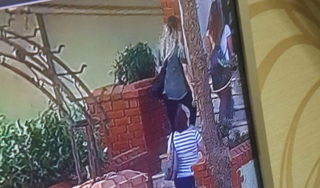 Akıllara durgunluk veren hırsızlık! Gözcülük yaptı