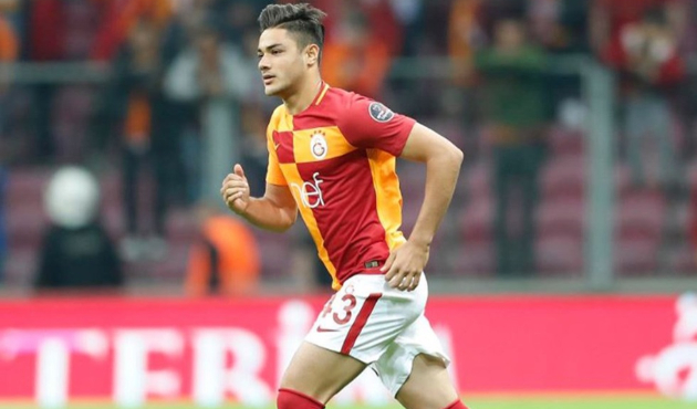 Galatasaray'da defans hattı değişiyor!