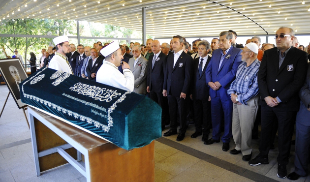 İş adamı Halil İbrahim Ünver toprağa verildi...