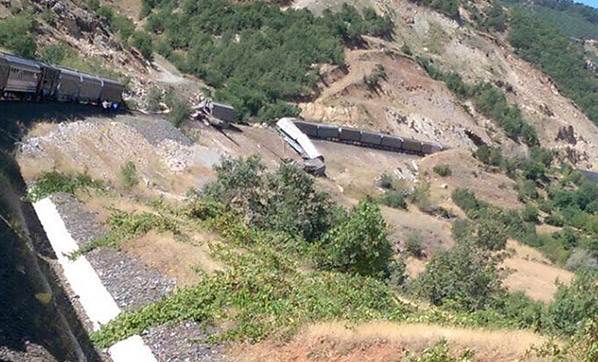 PKK trene saldırdı! Vagonlar raylardan fırladı...