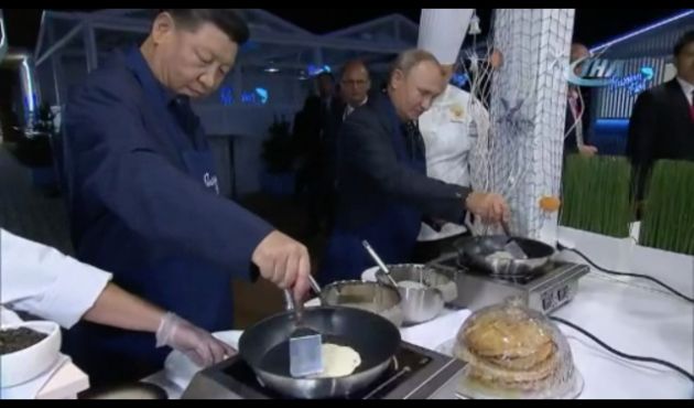 Putin ve Şi Cinping birlikte ocak başına geçti!