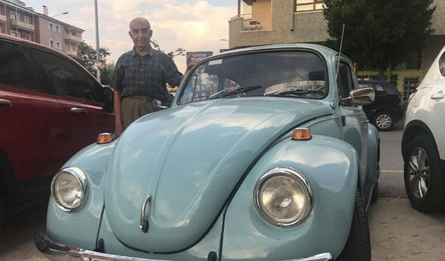 47 yıllık 'vosvos'una gözü gibi bakıyor!
