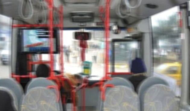 Otobüsteki genç kızları sırayla taciz etti!